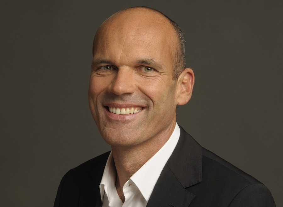 Adrian Jones Ensemble Deutsche Oper Berlin