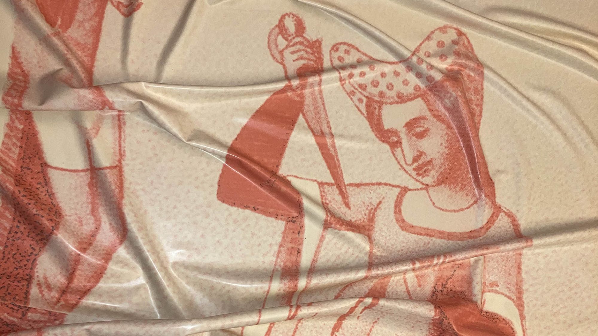 | | Eine Frau hält einen Dolch in der Hand. Es handelt sich um eine altertümliche Zeichnung, die auf Stoff gedruckt ist.