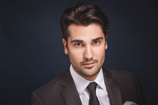 Jonathan Tetelman | |