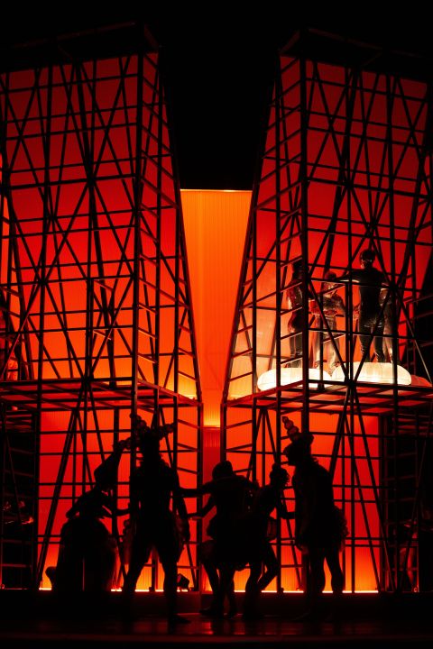 Schwanensee. Rotbarts Geschichte - Staatstheater Hannover