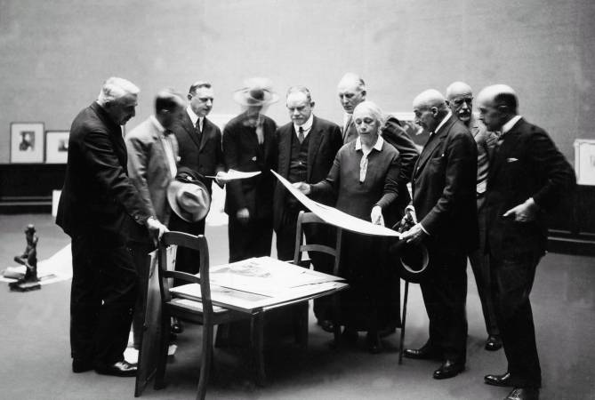 Käthe Kollwitz, Jury-Sitzung in der Preußischen Akademie der Künste 1927