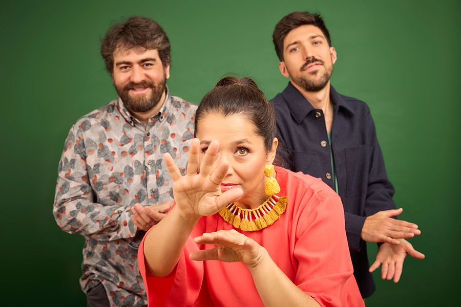 TITLE: Céline Rudolph, João Luis Nogueira, Henrique Gomide: Amaré
COPYRIGHT: Boris Breuer