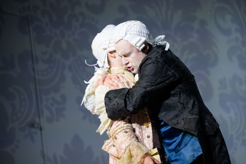 TITLE: ALLONS, ENFANTS ...! //
COPYRIGHT: Marc Doradzillo