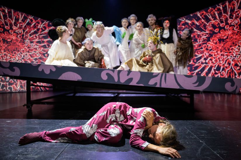TITLE: ALLONS, ENFANTS ...! //
COPYRIGHT: Marc Doradzillo