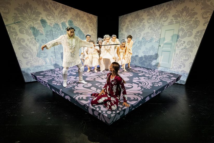 TITLE: ALLONS, ENFANTS ...! //
COPYRIGHT: Laura Nickel