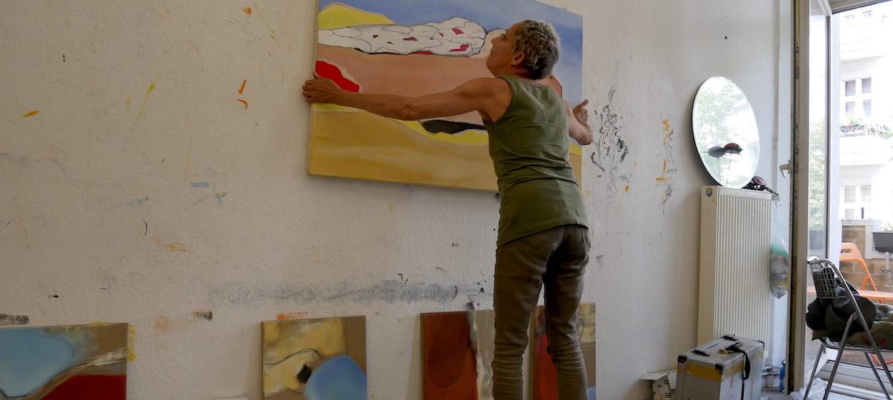 BONES ON HOLIDAY  // © 2024 micafilms Michael Stock Filmproduktion Berlin    BONES ON HOLIDAY