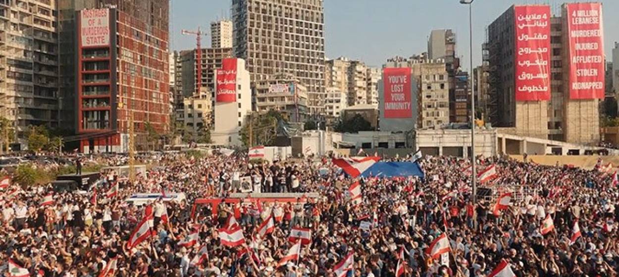 DANCING ON THE EDGE OF A VOLCANO  // © 2023 Cyril Paris | ABBOUT Productions | REYNARD Films | Salaud Morisset    DANCING ON THE EDGE OF A VOLCANO