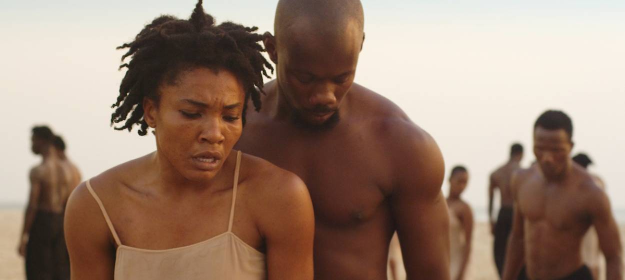 DANCING PINA  // © 2022 Florian Heinzen-Ziob | mindjazz    DANCING PINA