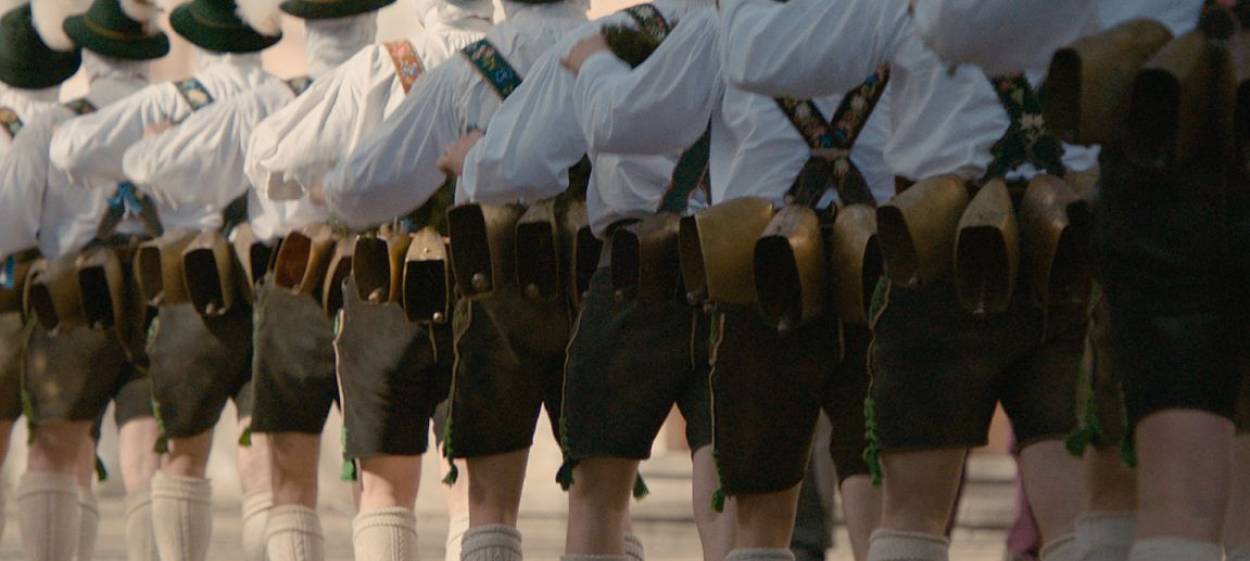 ANIMA - MY FATHER´S DRESSES  // © 2022 Flare Film GmbH | farbfilm verleih    ANIMA - MY FATHER´S DRESSES