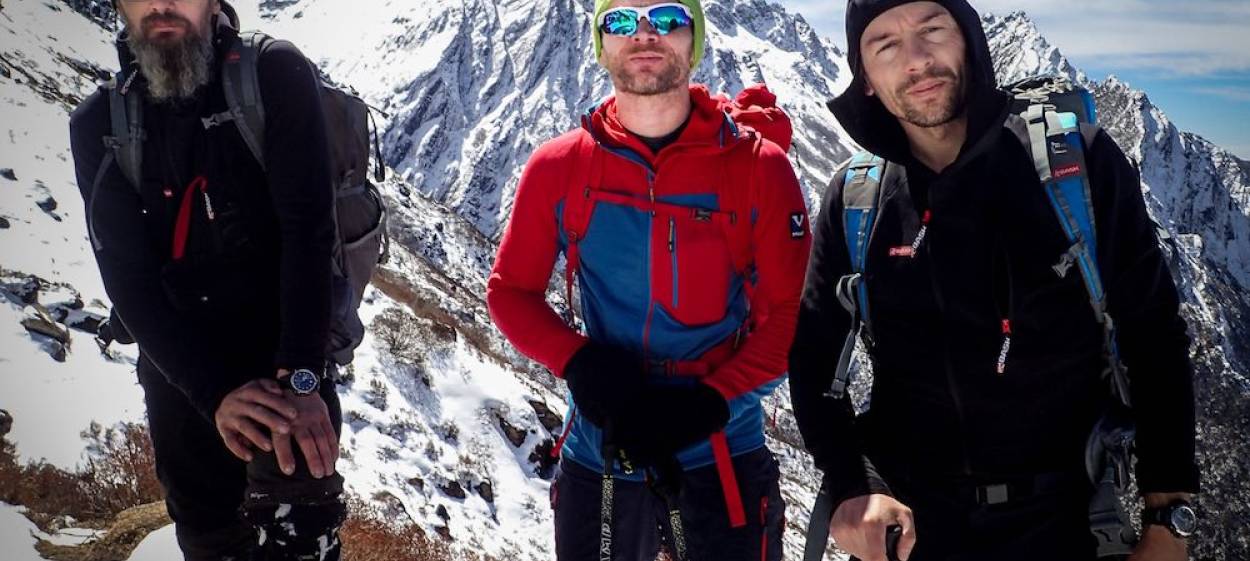 THE WALL OF SHADOWS  // © 2020 RISE AND SHINE    THE WALL OF SHADOWS