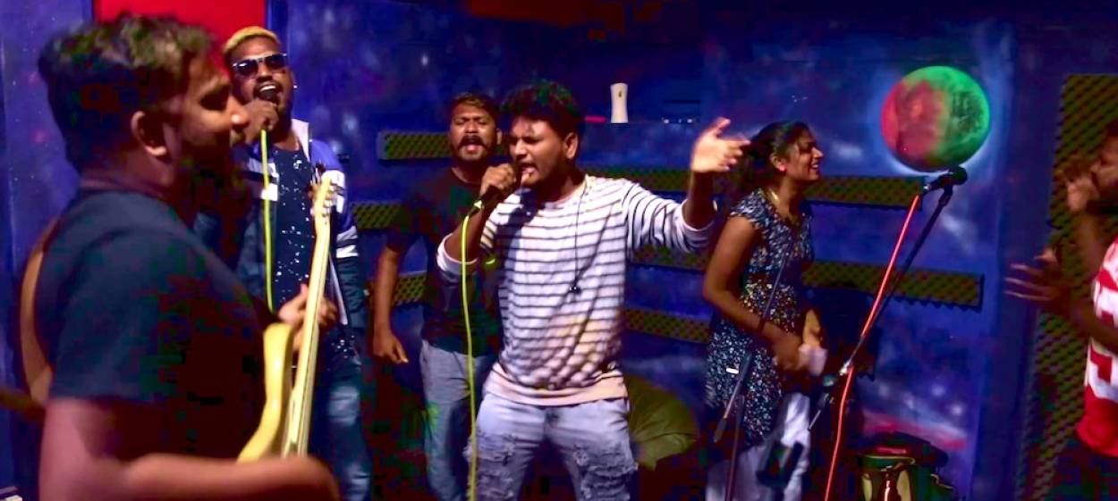 BREAKING BARRIERS  // © 2020 MAGNETFILM GmbH    BREAKING BARRIERS