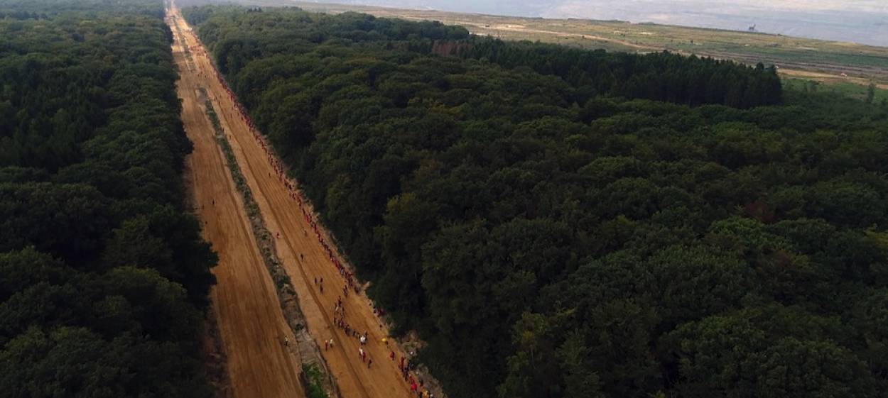 THE RED LINE – RESISTANCE IN HAMBACH FOREST