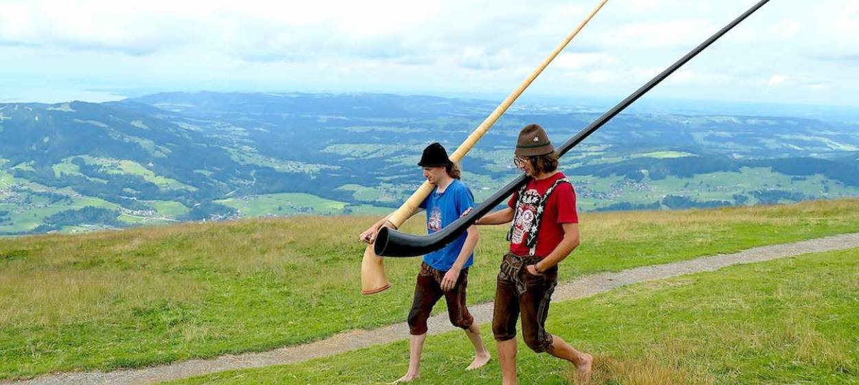 THE BAREFOOT JAZZ TOUR  // © 2021 Konzept+Dialog.Medien    THE BAREFOOT JAZZ TOUR