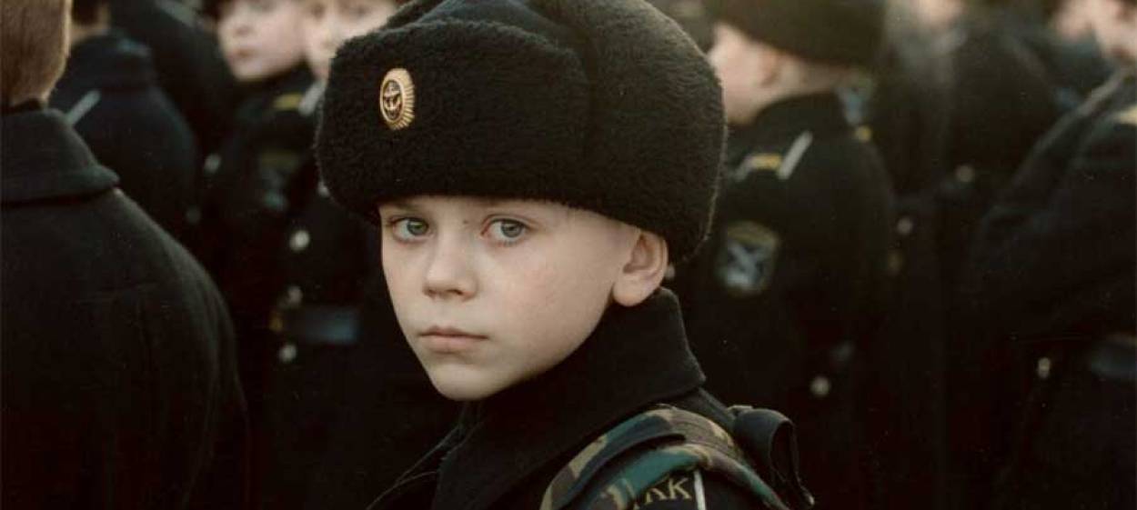 THE 3 ROOMS OF MELANCHOLIA  // © 2004 Deckert Distribution    THE 3 ROOMS OF MELANCHOLIA