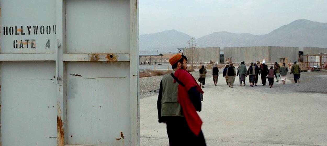 HOLLYWOODGATE  // © 2023 Ibrahim Nash’at | Rolling Narratives GmbH    HOLLYWOODGATE