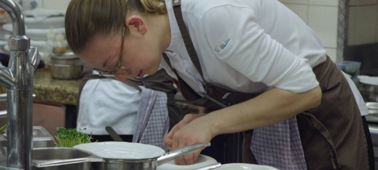 SHE CHEF  // © 2022 MAGNETFILM    SHE CHEF