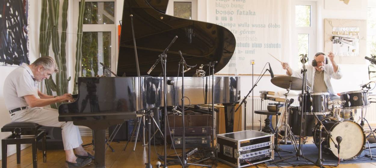 TASTENARBEITER – ALEXANDER VON SCHLIPPENBACH  // © 2023 SALZGEBER    TASTENARBEITER – ALEXANDER VON SCHLIPPENBACH