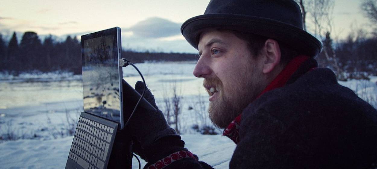 JONNY ISLAND  // © 2023 DOCDAYS Productions GmbH    JONNY ISLAND