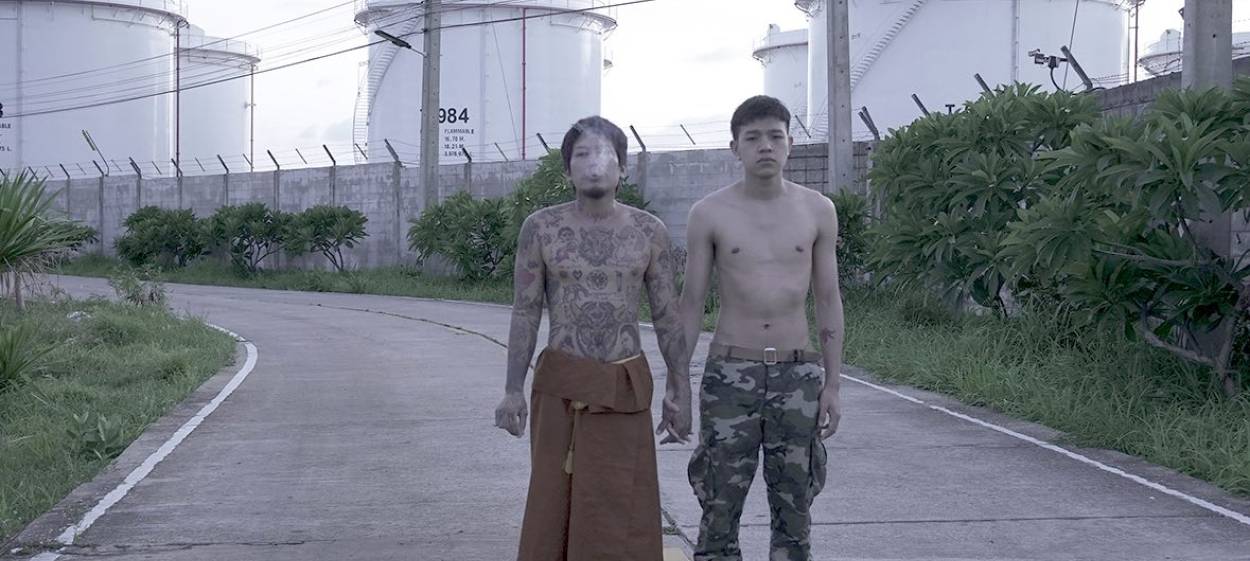 DANSE MACABRE  // © 2021 Thunska Pansittivorakul, Phassarawin Kulsomboon    DANSE MACABRE