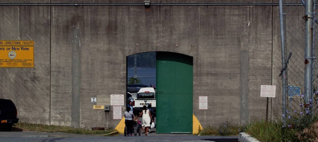 FOR THE TIME BEING  // © 2023 Nele Dehnenkamp | ACROSS NATIONS    FOR THE TIME BEING