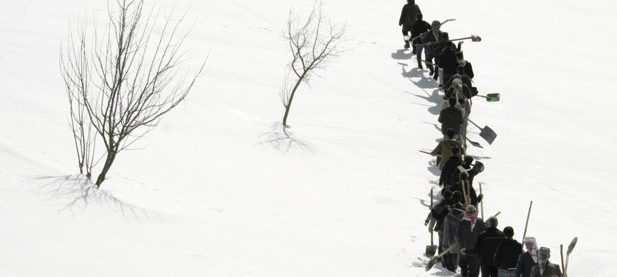 THE AVALANCHE  // © 2022 Pinar Ögrenci    THE AVALANCHE