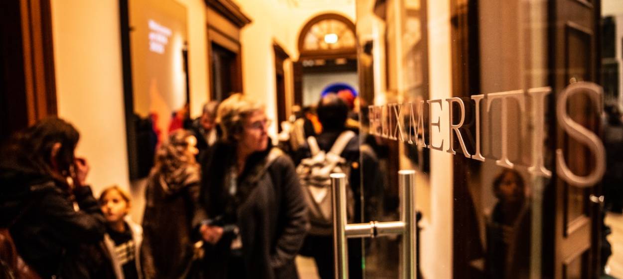 IDFA 2022 Guests Meet Guests at Felix Meritis Zuilenlounge   // © 2022 Melle Maivogel    IDFA 2022 Guests Meet Guests at Felix Meritis Zuilenlounge