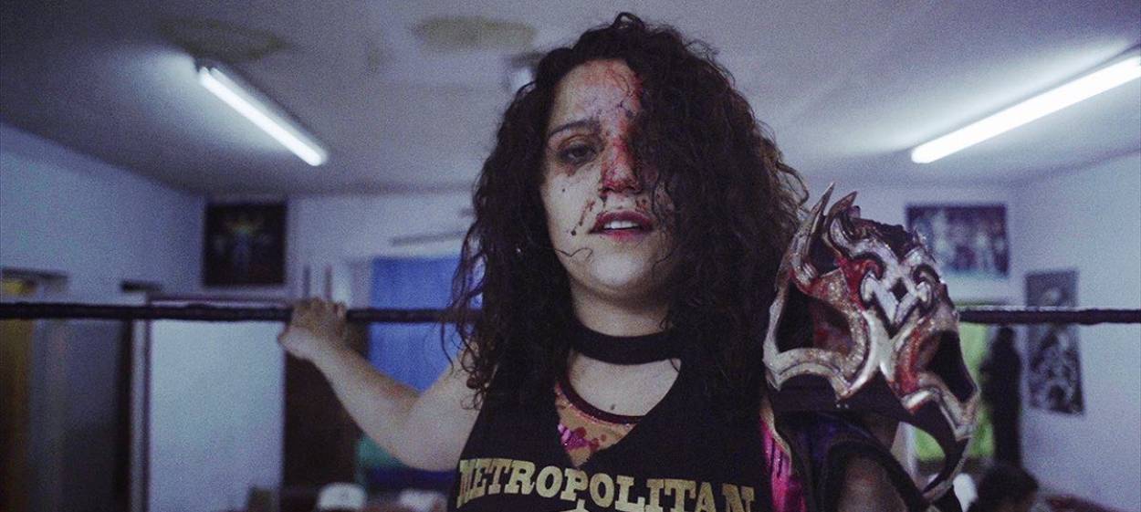 LUCHADORAS  // © 2021 RISE AND SHINE    LUCHADORAS