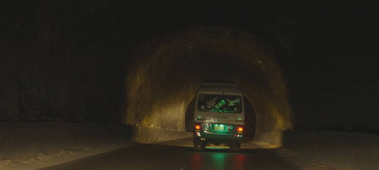 MISSION KABUL–LUFTBRÜCKE  // © 2022 DOCDAYS Productions | rbb    MISSION KABUL–LUFTBRÜCKE