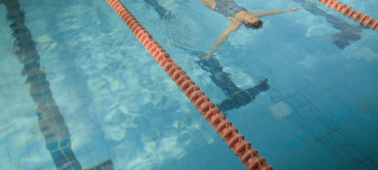 LONG DISTANCE SWIMMER – SARA MARDINI  // © 2022 DOCDAYS Productions | NEW DOCS    LONG DISTANCE SWIMMER – SARA MARDINI