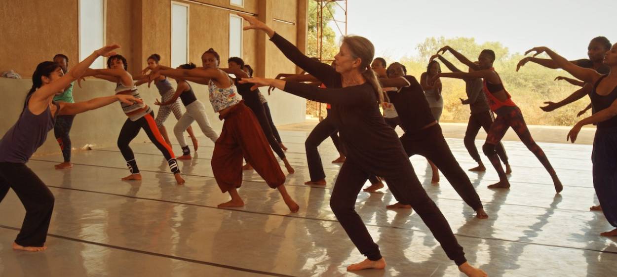 DANCING PINA  // © 2022 Florian Heinzen-Ziob | mindjazz    DANCING PINA