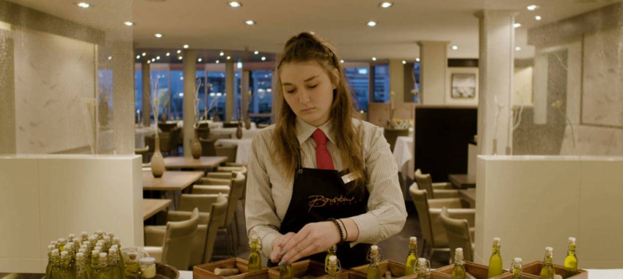 MID SEASON  // © 2022 inselfilm produktion GmbH    MID SEASON