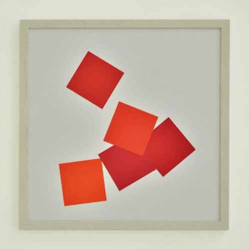 cing carré rouges // © 2018 / youngcollectors / DAS ESSZIMMER cing carré rouges