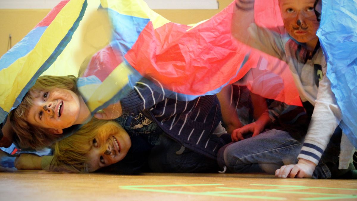 Spielende Kitakinder bei einem Workshop derJungen Deutschen Oper © Franziska Hauser