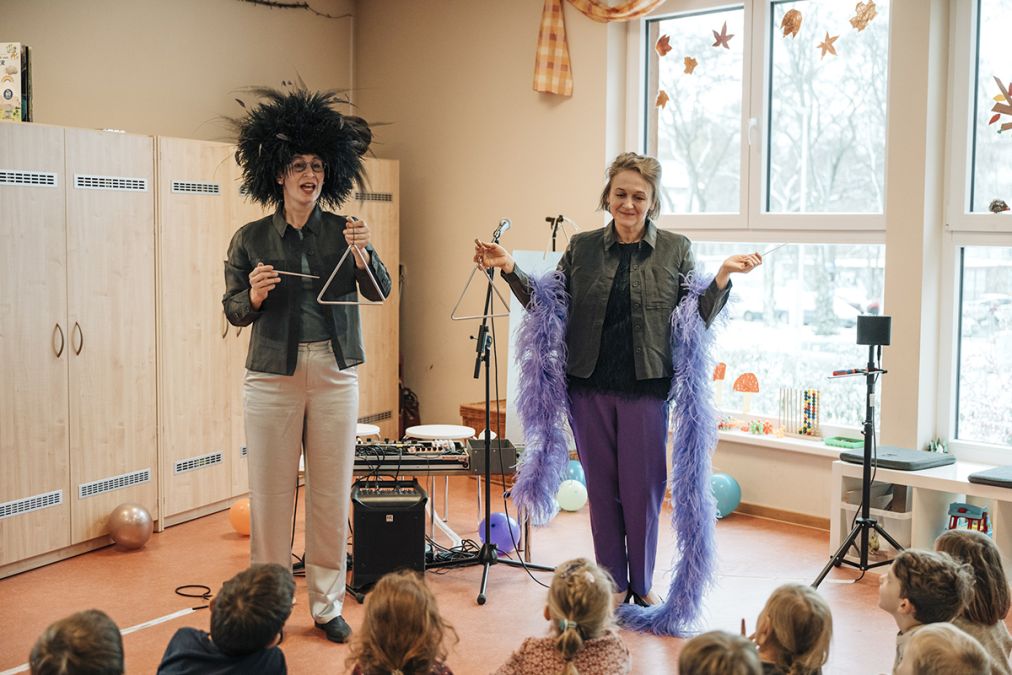 Cathrin Romeis und Nina Rotner gehen auf die Suche nach dem Klang, eben eine Expedition TIRILI © Nancy Jesse