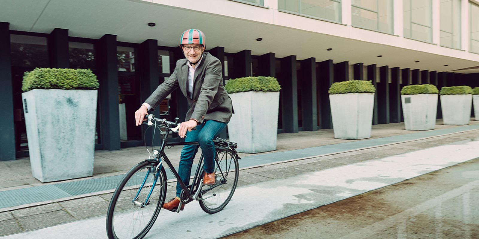 Dietmar Schwarz ist bekennender Radfahrer. Er benutzt das Rad nicht nur für den täglichen Arbeitsweg, sondern auch, um die Stadt zu erkunden.