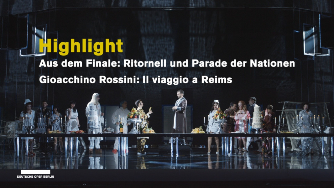 Die Video-Reihe „Highlights“ präsentiert künstlerische Höhepunkte aus verschiedensten Werken. Hören Sie das Orchester der Deutschen Oper Berlin sowie die Solist*innen Philipp Jekal, Vasilisa Berzhanskaya, David Portillo, Dong-Hwan Lee, Misha Kiria, Siobhan Stagg und Gideon Poppe sowie Hulkar Sabirova und Davide Luciano in Gioacchino Rossinis IL VIAGGIO A REIMS. Jan Bosse verlagert die Handlung in ein „Hospital Europa“, in dem die Vertreter*innen der Nationen für Arien und Ensembles kurz aus dem Dornröschenschlaf erwachen. Für das Finale organisieren die Insassen dieses Sanatoriums ein großes Fest mit einer opulent gedeckten Tafel mit mehrstöckigen Torten, Obstschalen, Kerzenständern und Champagnerglas-Pyramiden. Die musikalische Leitung liegt in den Händen von Giacomo Sagripanti.