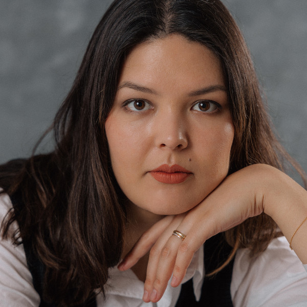 Asia Ahmetjanova - © Katerina Stankevich Ein Porträtbild der Komponistin Asia Ahmetjanova.