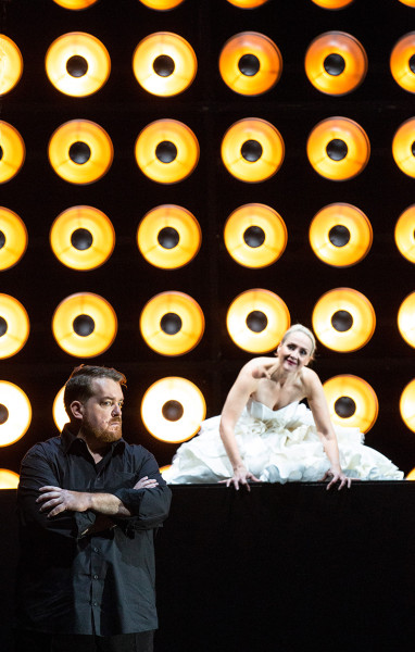 Tristan und Isolde -   © Bernd Uhlig  Tristan und Isolde im Duett.