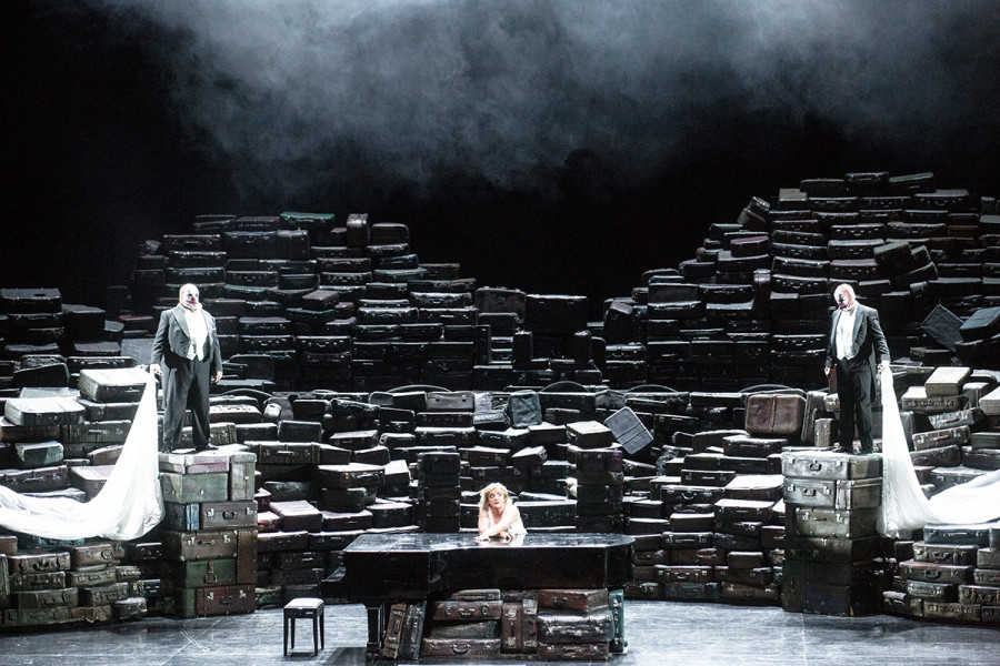 Götterdämmerung - © Bernd Uhlig Götterdämmerung