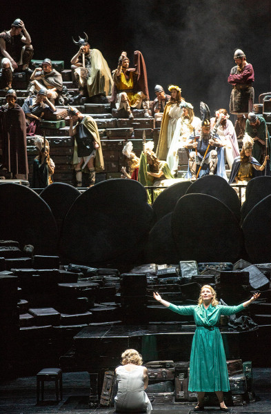 Götterdämmerung - © Bernd Uhlig Götterdämmerung