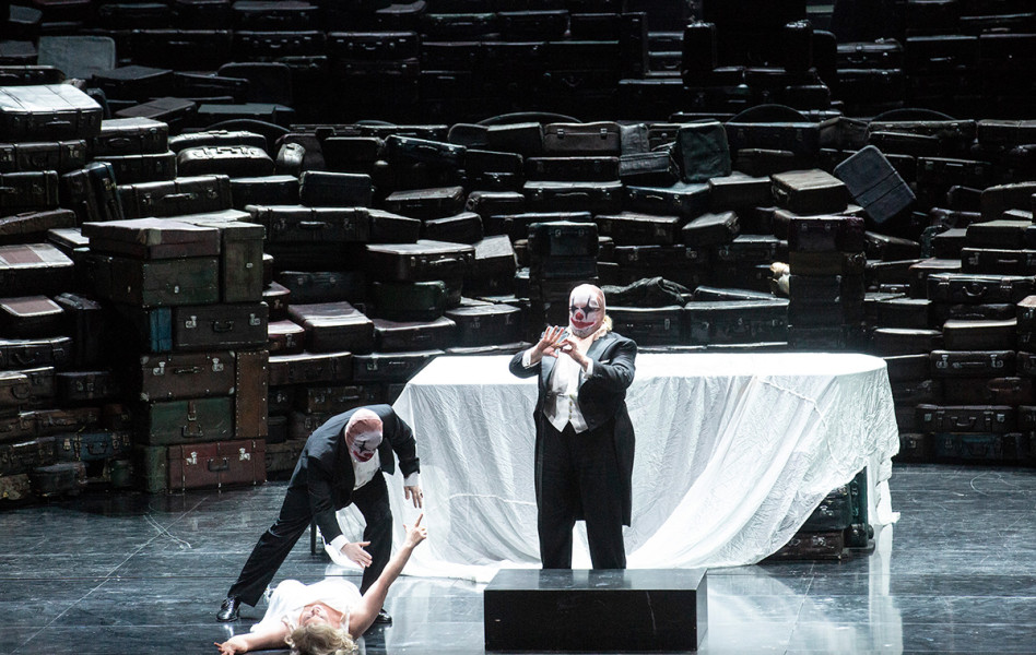 Götterdämmerung - © Bernd Uhlig Götterdämmerung