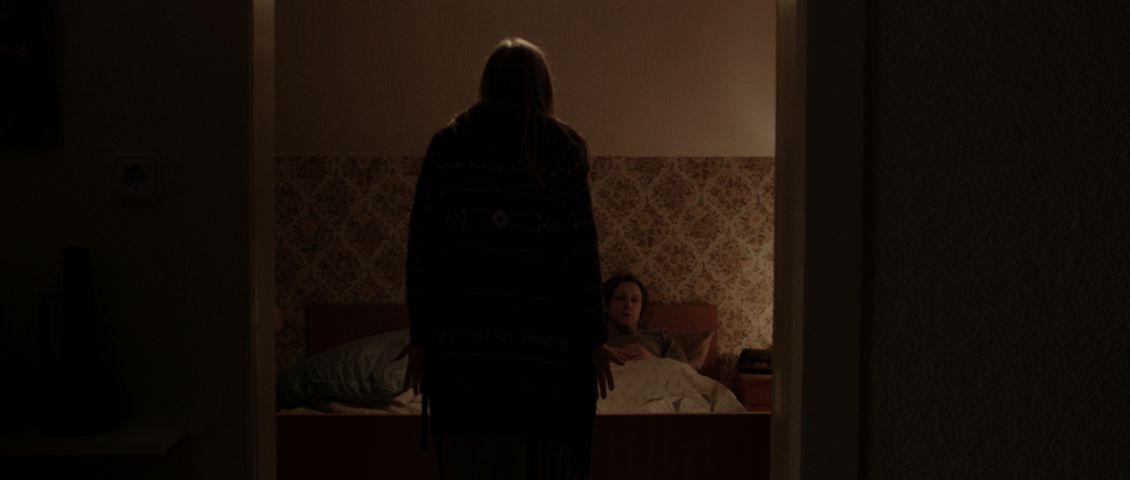 Mutter im Elternschlafzimmer  // 2018 // Fabio Stoll
