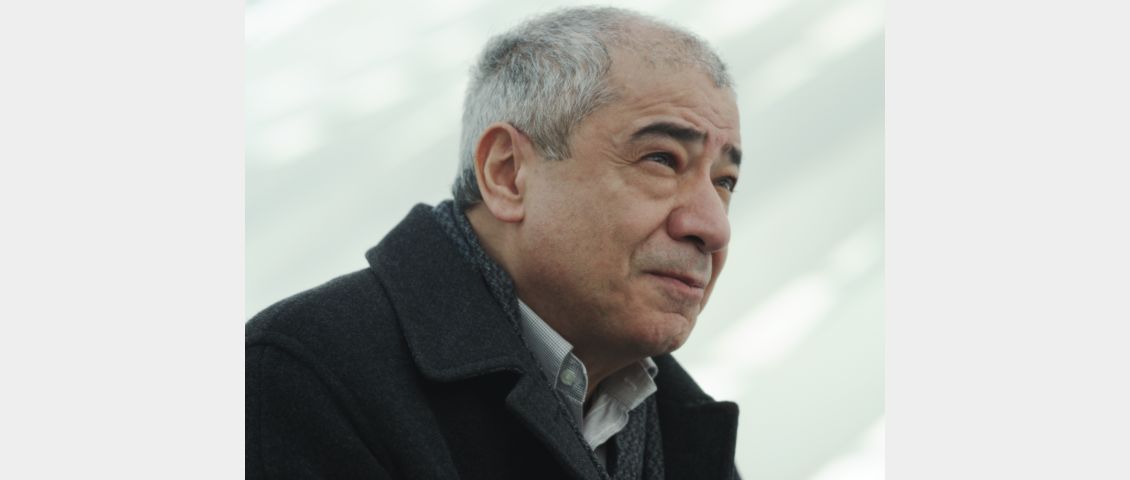 Massud Rahnama als Kiomaars Zad in Thumb