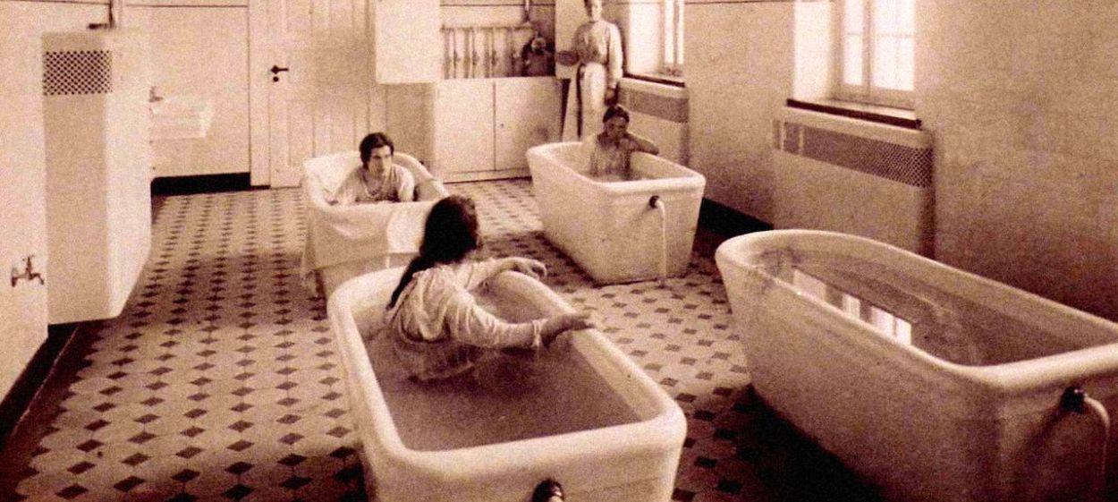 THE FLOOD GATES  // © 2004 filmtank hamburg GmbH    THE FLOOD GATES