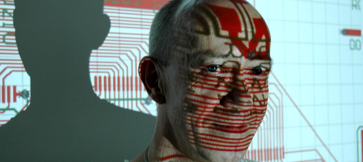 HACKER  // © (c) 2009 Hoferichter & Jacobs GmbH    HACKER