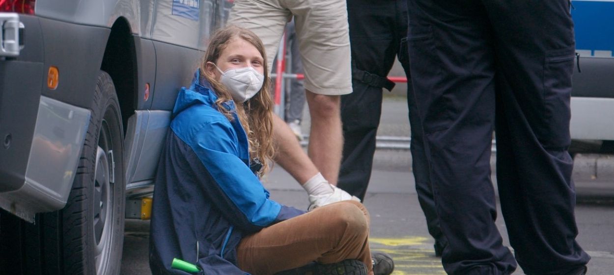 How to Protest in the Land of Plenty  // © 2022 Christian Fussenegger, Bernadette Hauke    How to Protest in the Land of Plenty