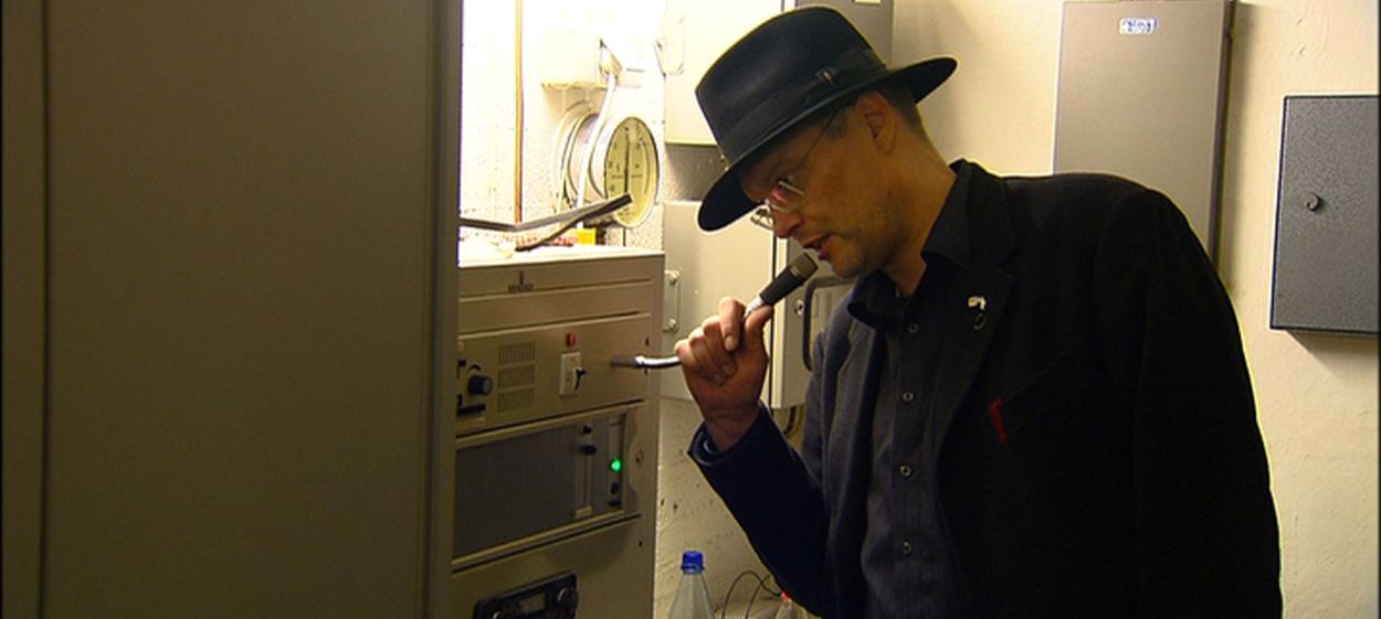 HACKER  // © (c) 2009 Hoferichter & Jacobs GmbH    HACKER