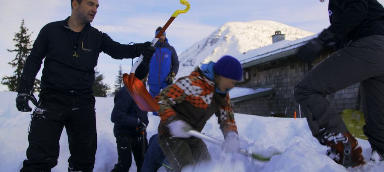 The Science of Avalanches  // © 2019 k22 Film | NEW DOCS    The Science of Avalanches