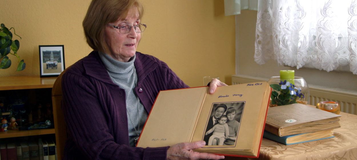 FAR EAST LOVE - My Beloved from North-Korea  // © 2013 Sung-Hyung Cho    FAR EAST LOVE - My Beloved from North-Korea