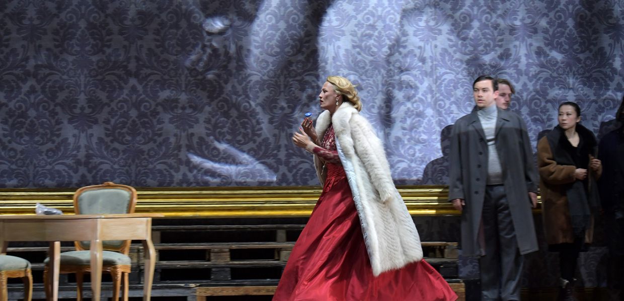 Eine Szenenimpression aus FEDORA © Barbara Aumüller  Eine Szenenimpression aus FEDORA © Barbara Aumüller